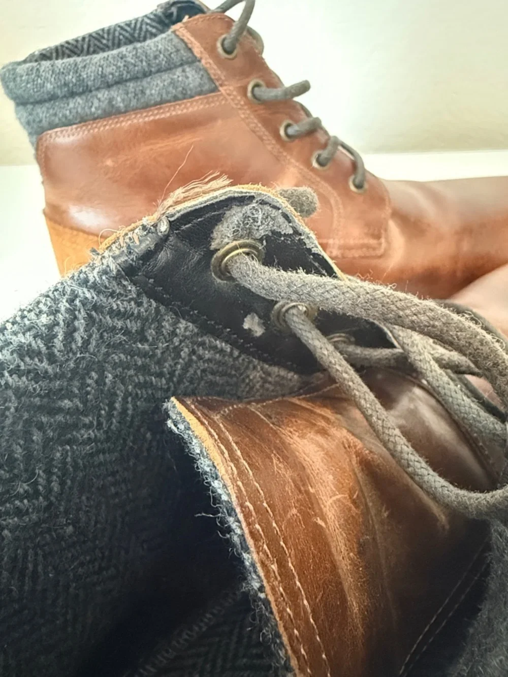 Crevo Brown Distressed Leather Chukka Boots with Gray Knit Collar Size 11